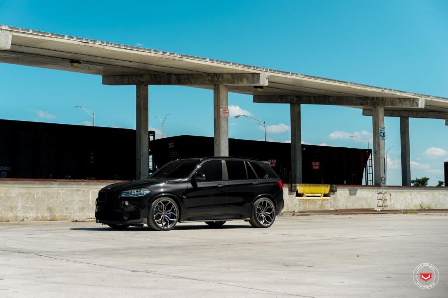  BMW X5 M on Vossen Wheels (HC-3) 2018 года  (фото 13 из 41)
